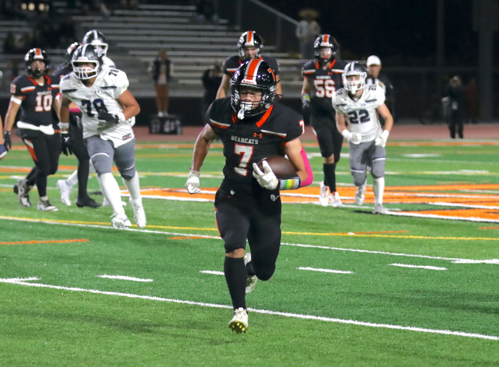 Big plays help Bearcats to win